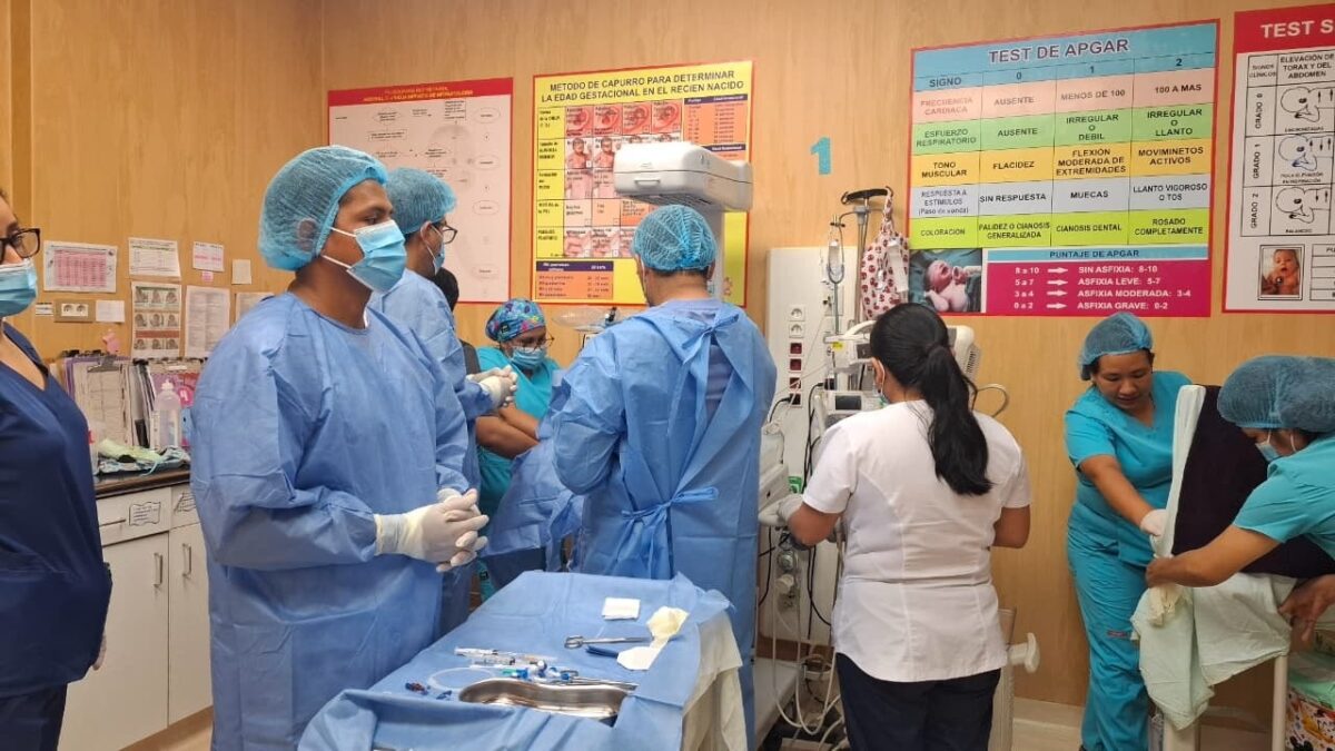 Colocación de un catéter venoso central (CVC) en un Recién Nacido